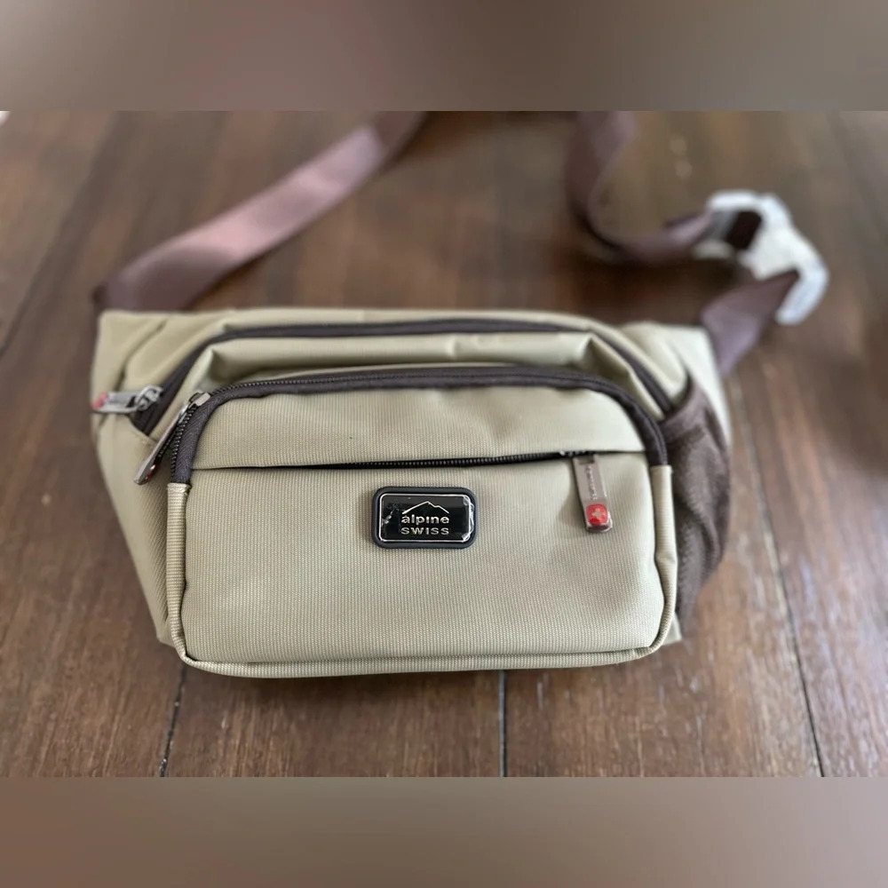 Alpine Swiss waist pack